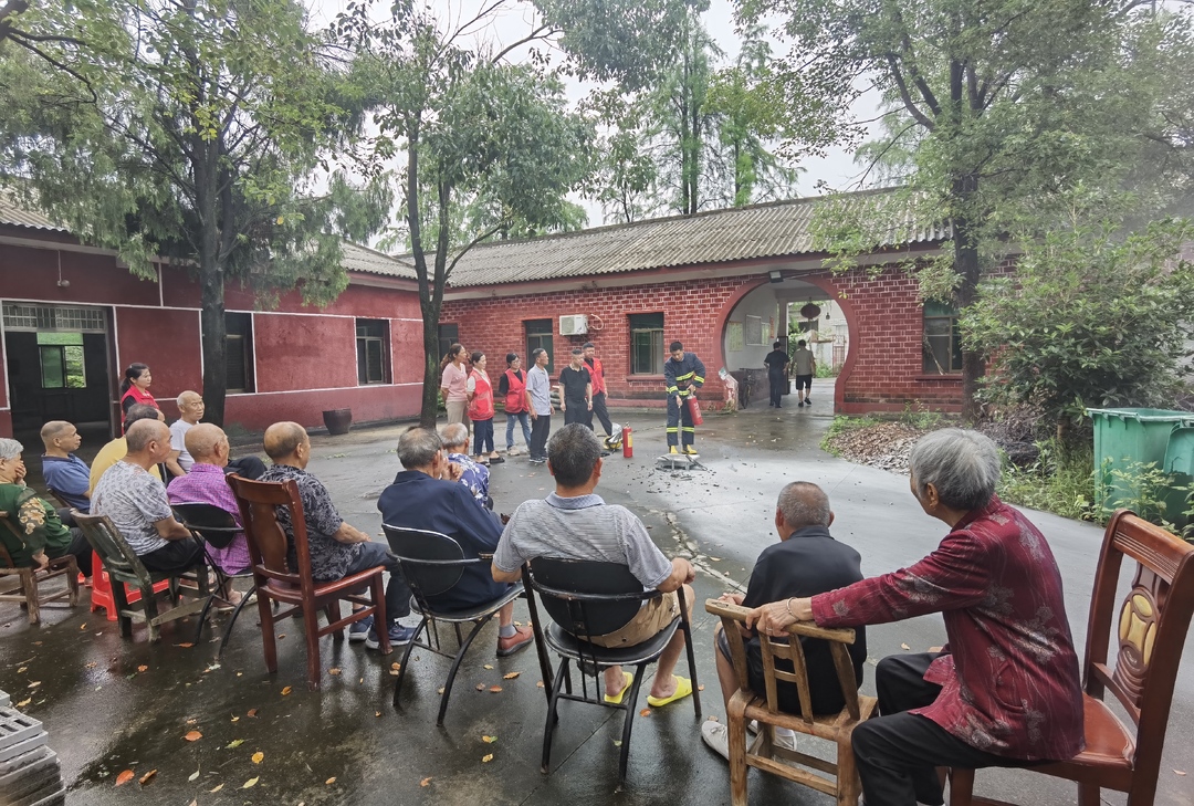 嶺北鎮(zhèn)在敬老院開展消防演練