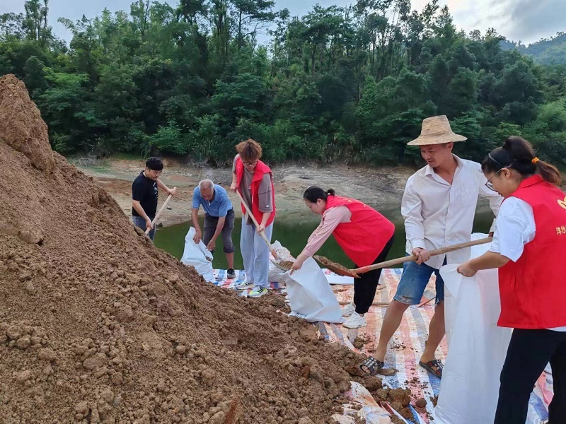 防汛進(jìn)行時(shí)丨湘陰縣洋沙湖鎮(zhèn)：防汛一線盡顯黨員擔(dān)當(dāng)