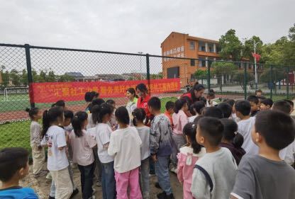 岭北镇：铁角嘴中学300余名师生沉浸式体验社会工作