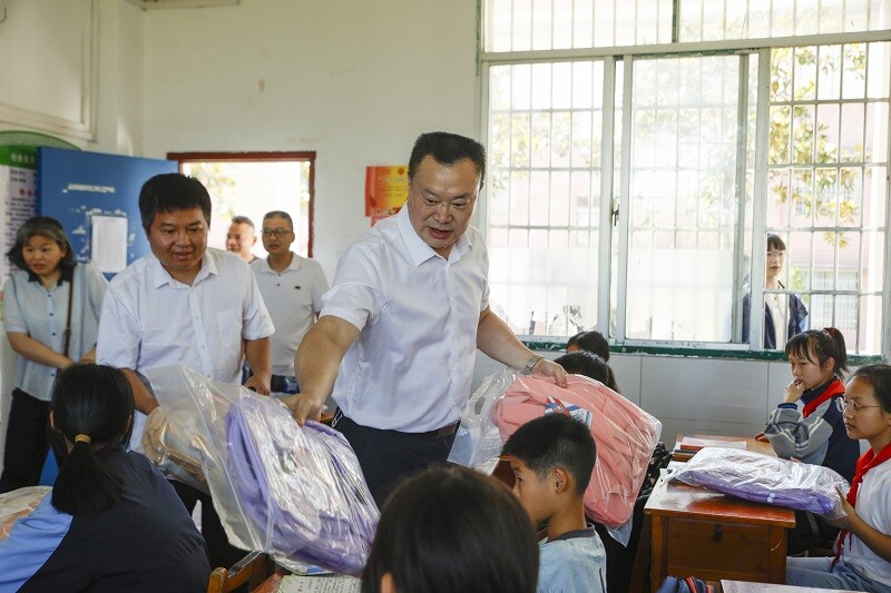 爱在六一！湘阴县总工会开展儿童节特别关爱活动