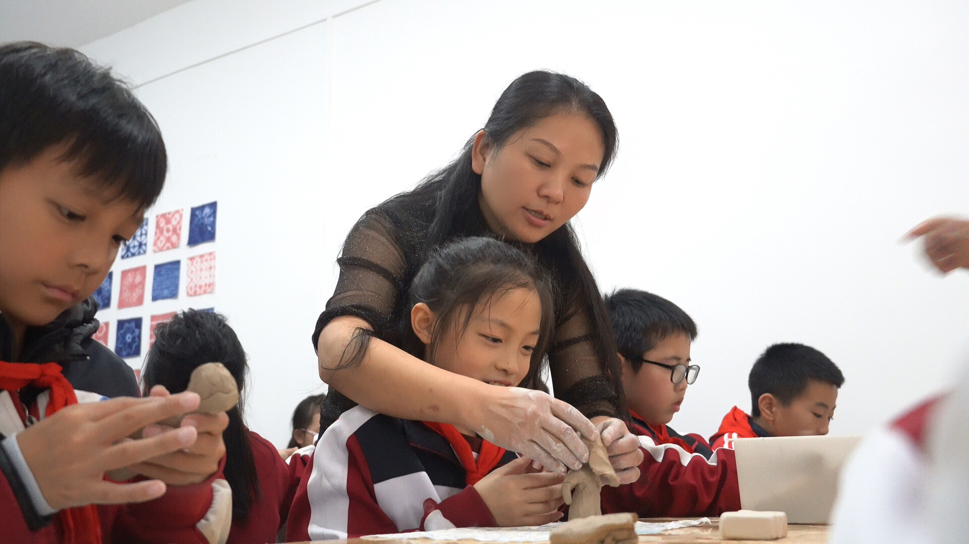 湘阴县学科带头人风采录 | 彭立亚：为千年窑火 续上新柴