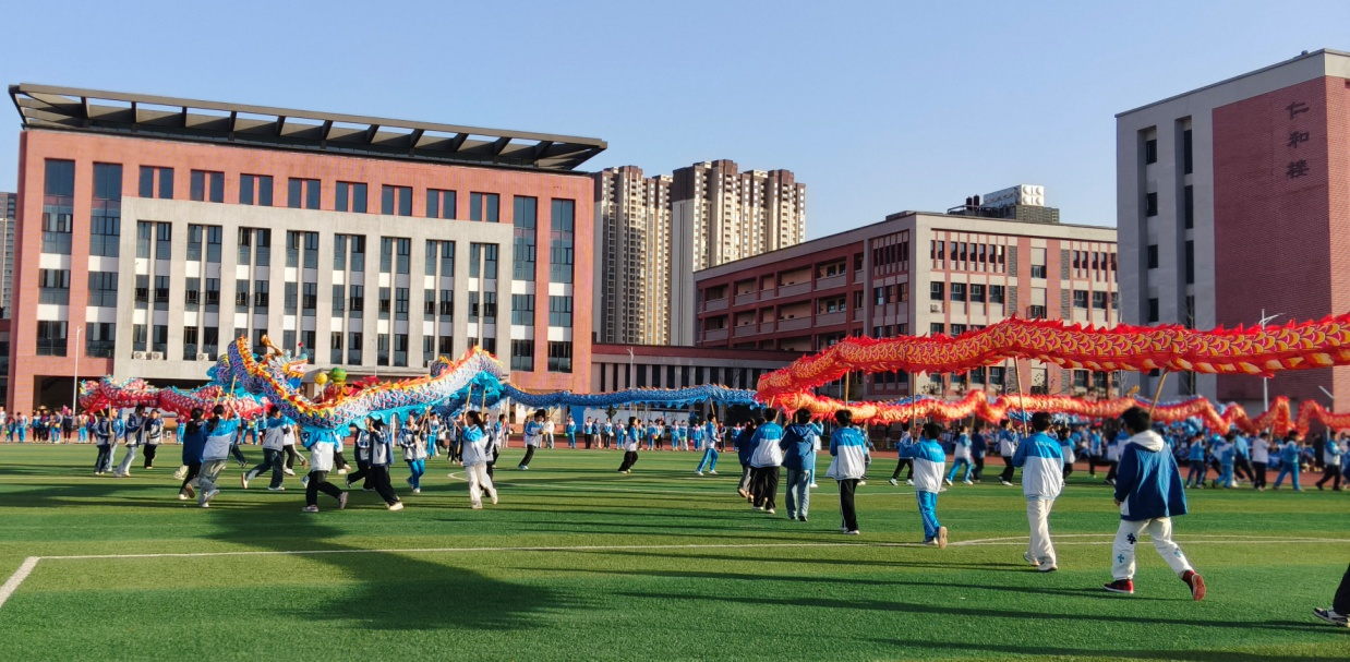 跑道上的星光，成长里的暖阳