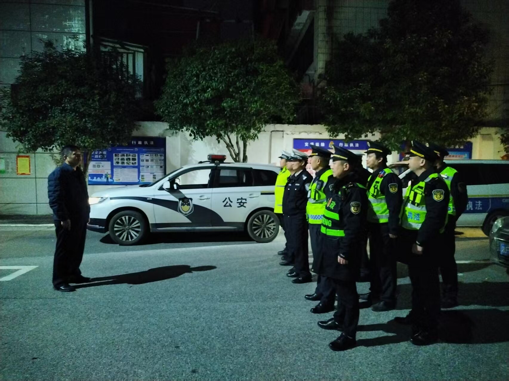 湘阴县开展夜间治超专项行动 查处违法车辆8台筑牢安全防线