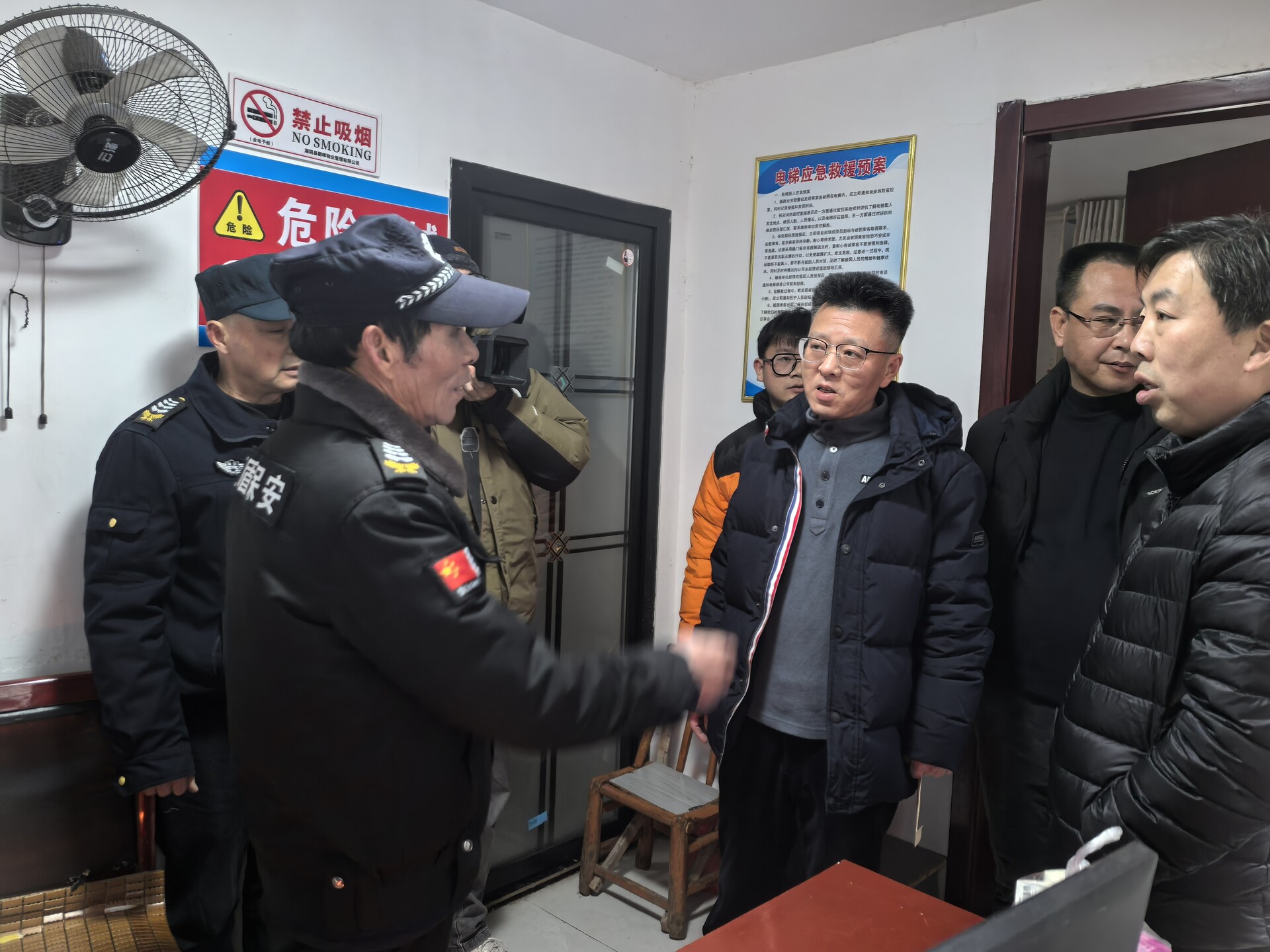 湘阴县开展“暖冬关爱”走访慰问行动 为新就业群体困难家庭送温暖