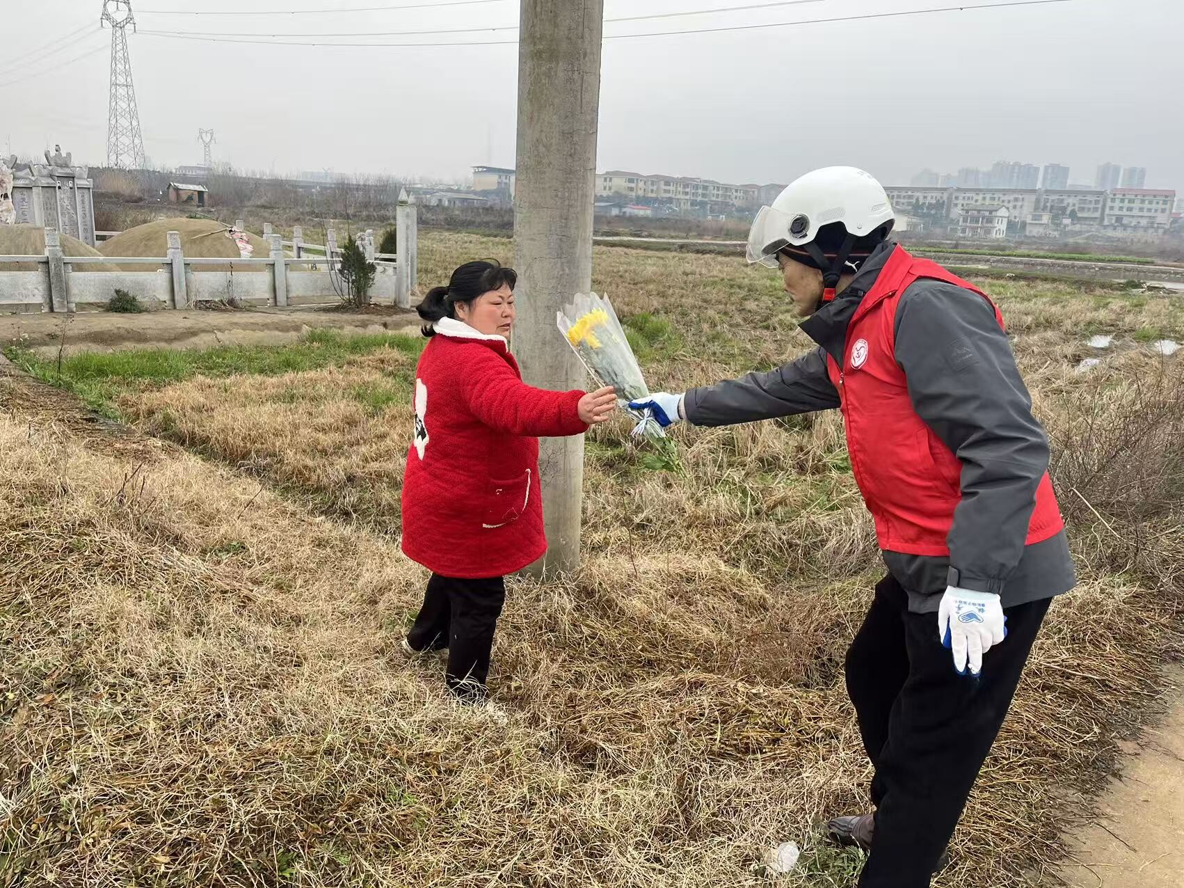 为基层人情减负 给群众幸福加分 ——鹤龙湖镇党建引领移风易俗暖民心