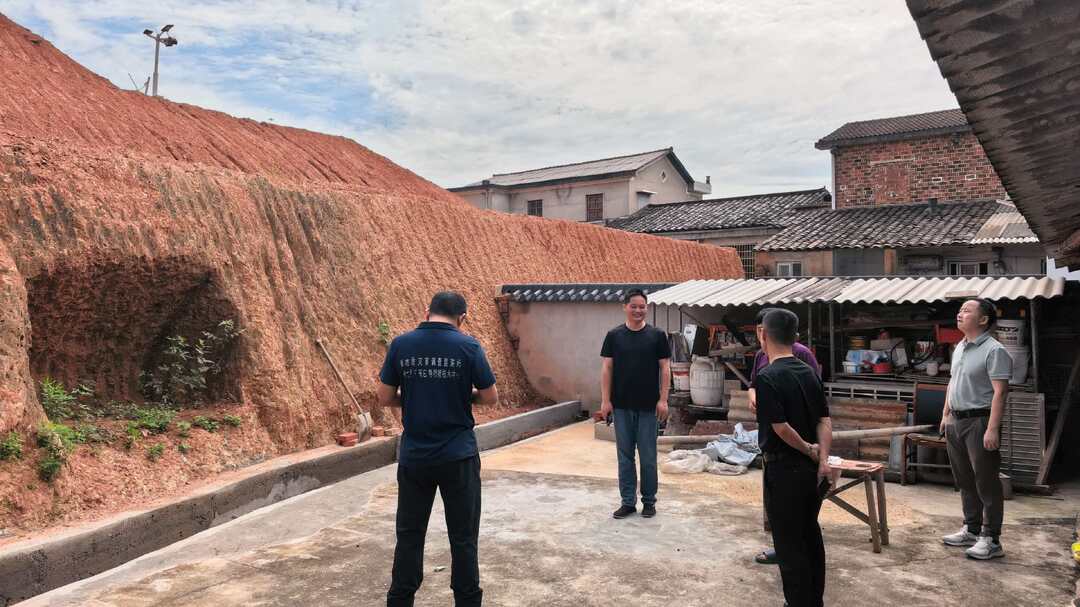 湘阴县自然资源局：治理切坡隐患 办好民生实事