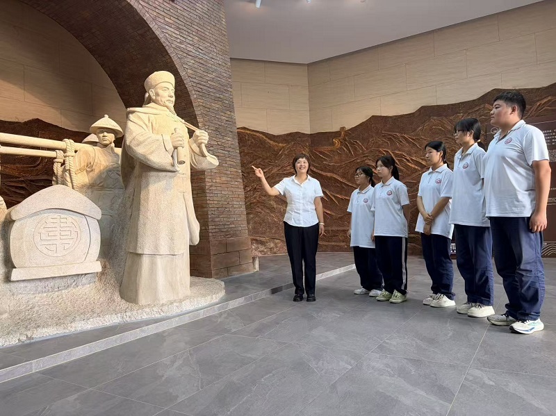 李茉莉：将左宗棠精神种进学生心田