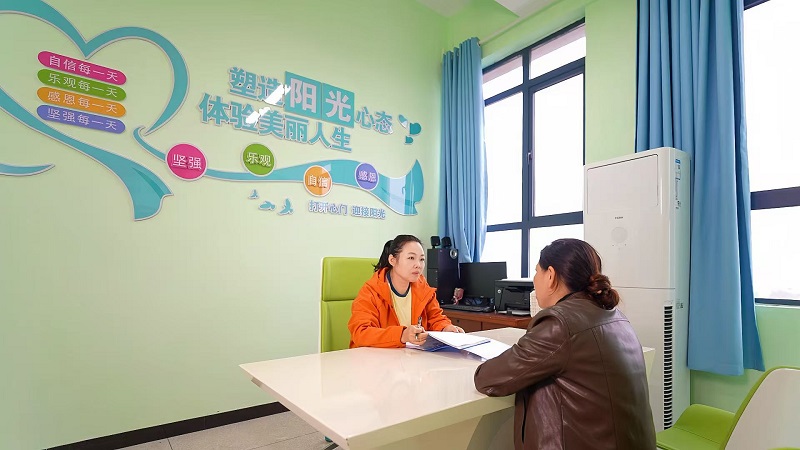 以心育心护成长 家校协同暖湖乡——记湘阴县洋沙湖实验学校心理咨询师任慧丽