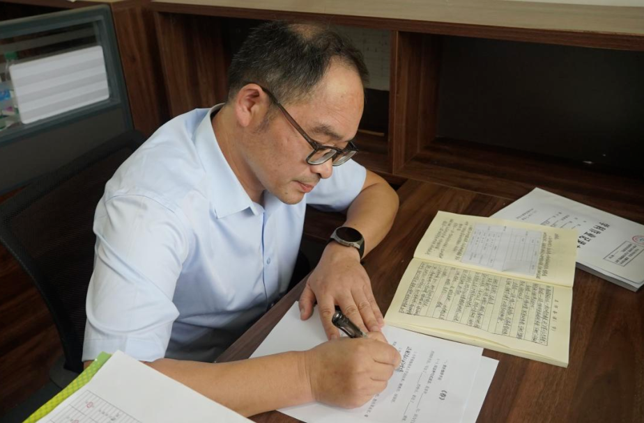 讲台有光·湘阴师者录②丨汪朝夕：燃灯于乡野 朝夕照来人