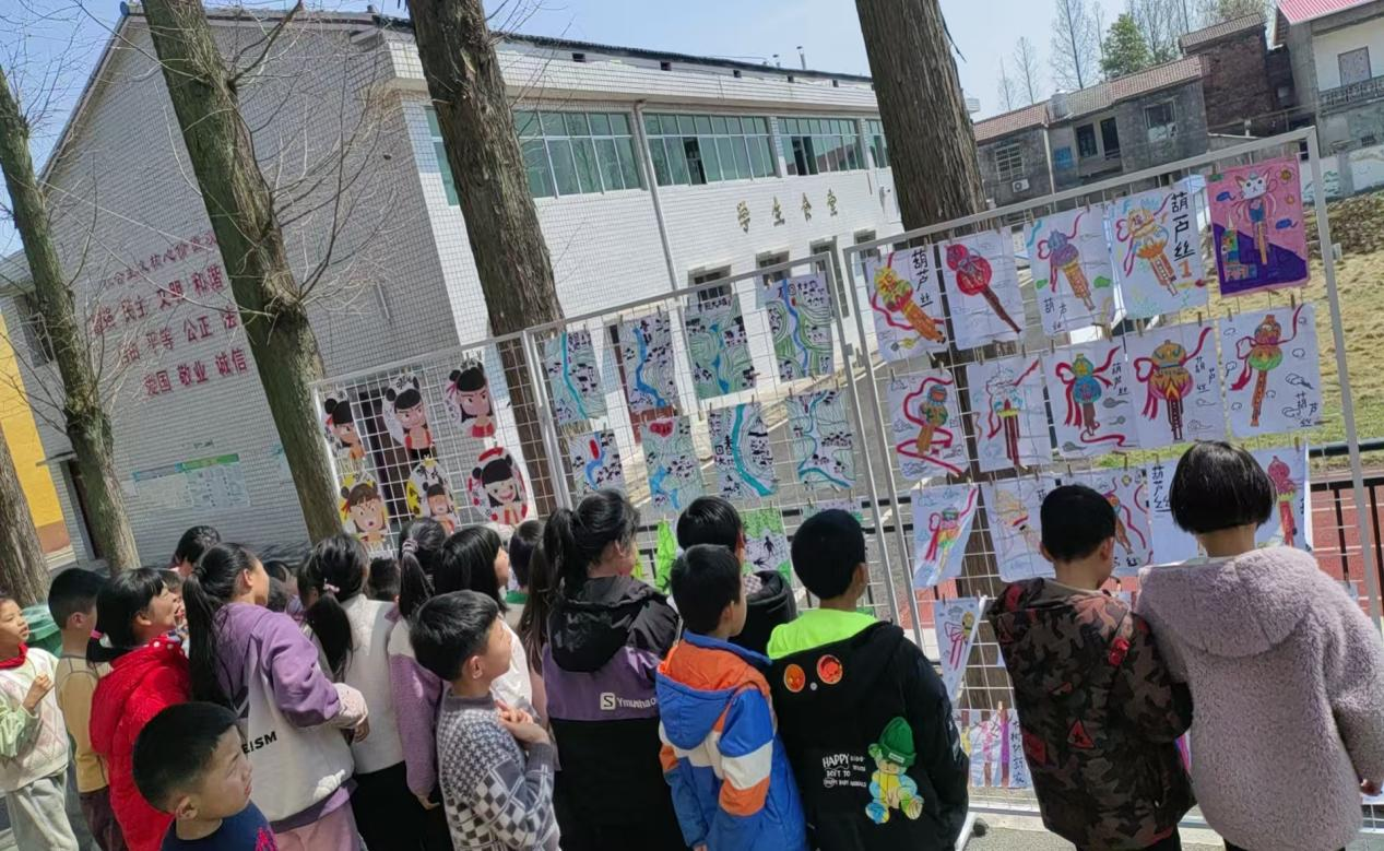 赛头学校： “展”露头角  绘梦校园