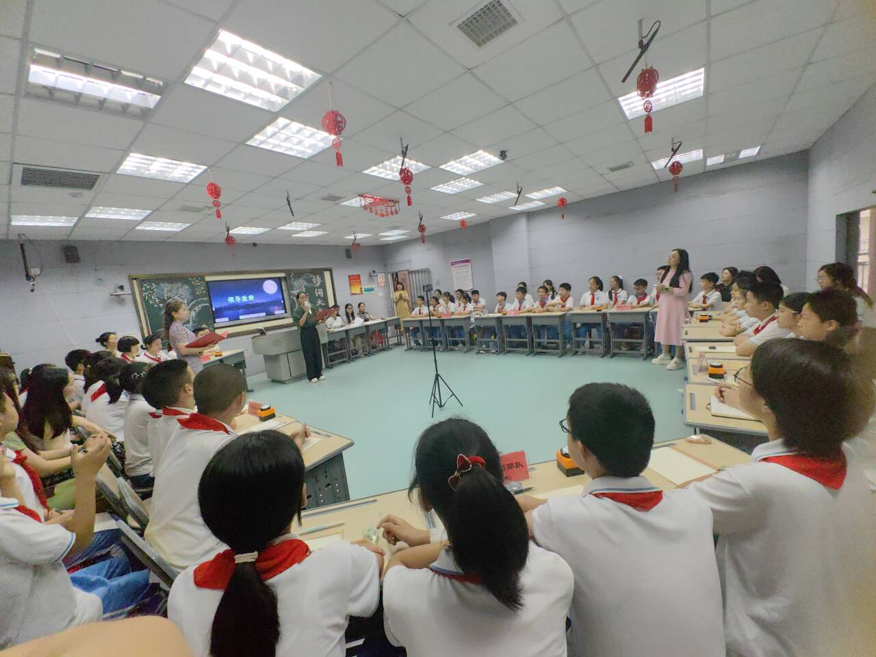 湘阴县滨湖学校：品诗词之美  展美育风采