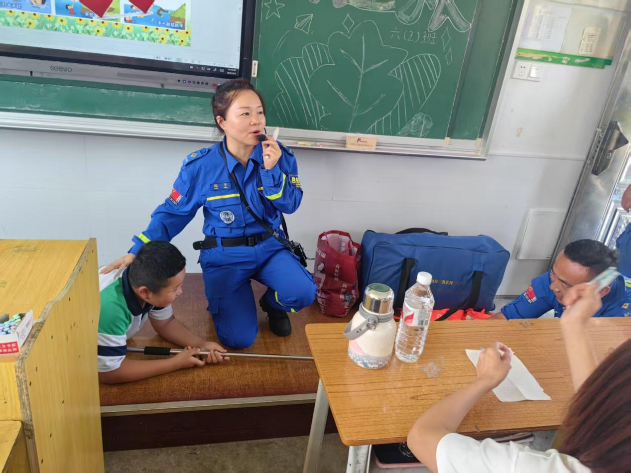 湘阴县杨林寨乡中学：  家校同心筑屏障 安全法治护花蕾
