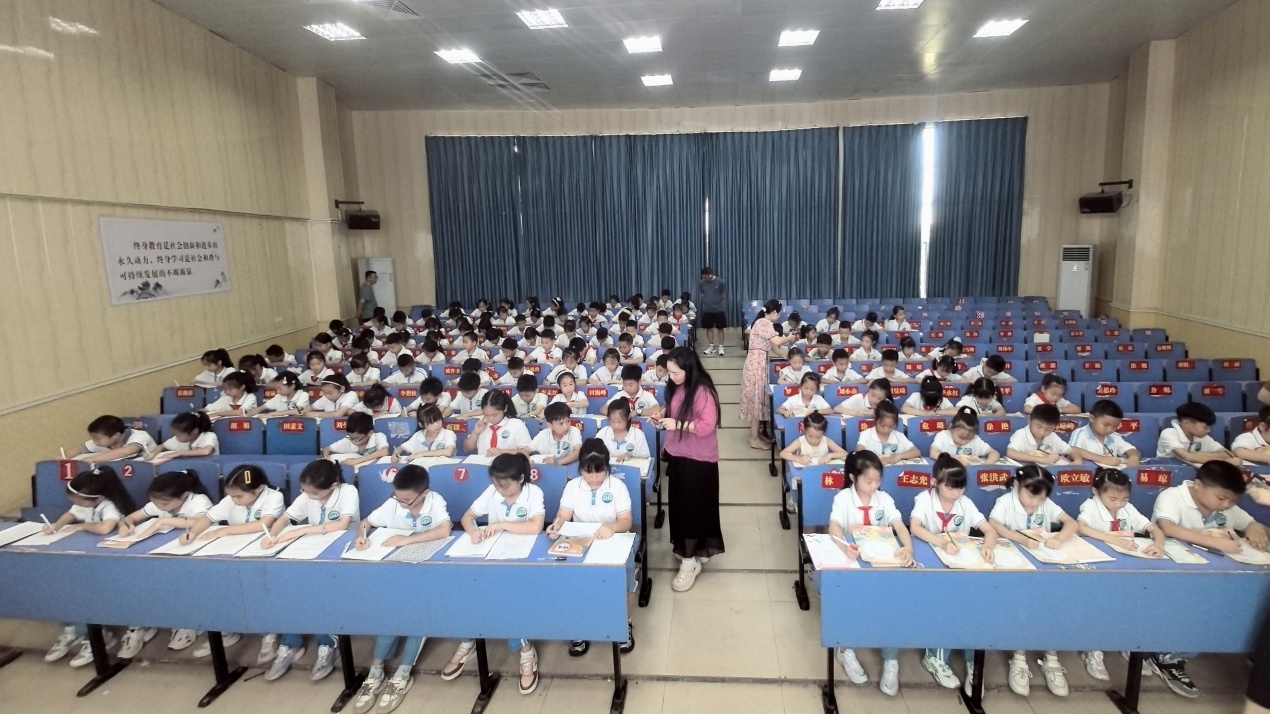 湘阴县滨湖学校：翰墨香里育新人 书法比赛“圈粉”学子