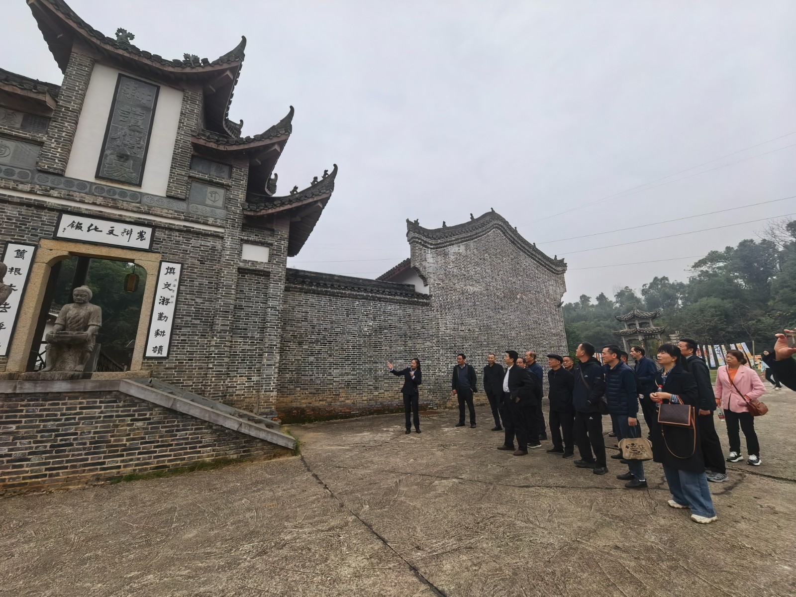 洋沙湖镇：金秋重阳敬耆英，情暖意深忆峥嵘