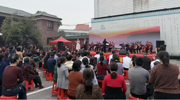 文星街道举办重阳文艺汇演 8社区联袂献礼敬老情