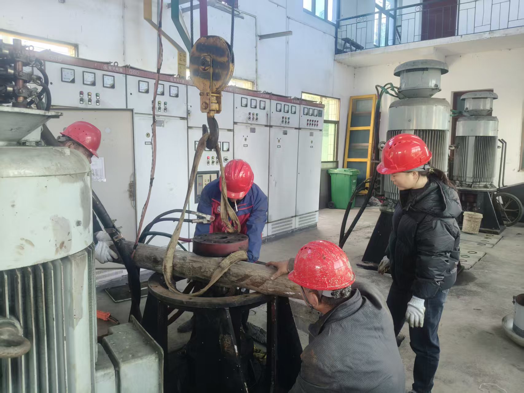 南湖洲镇稳步推进电排站冬修工作