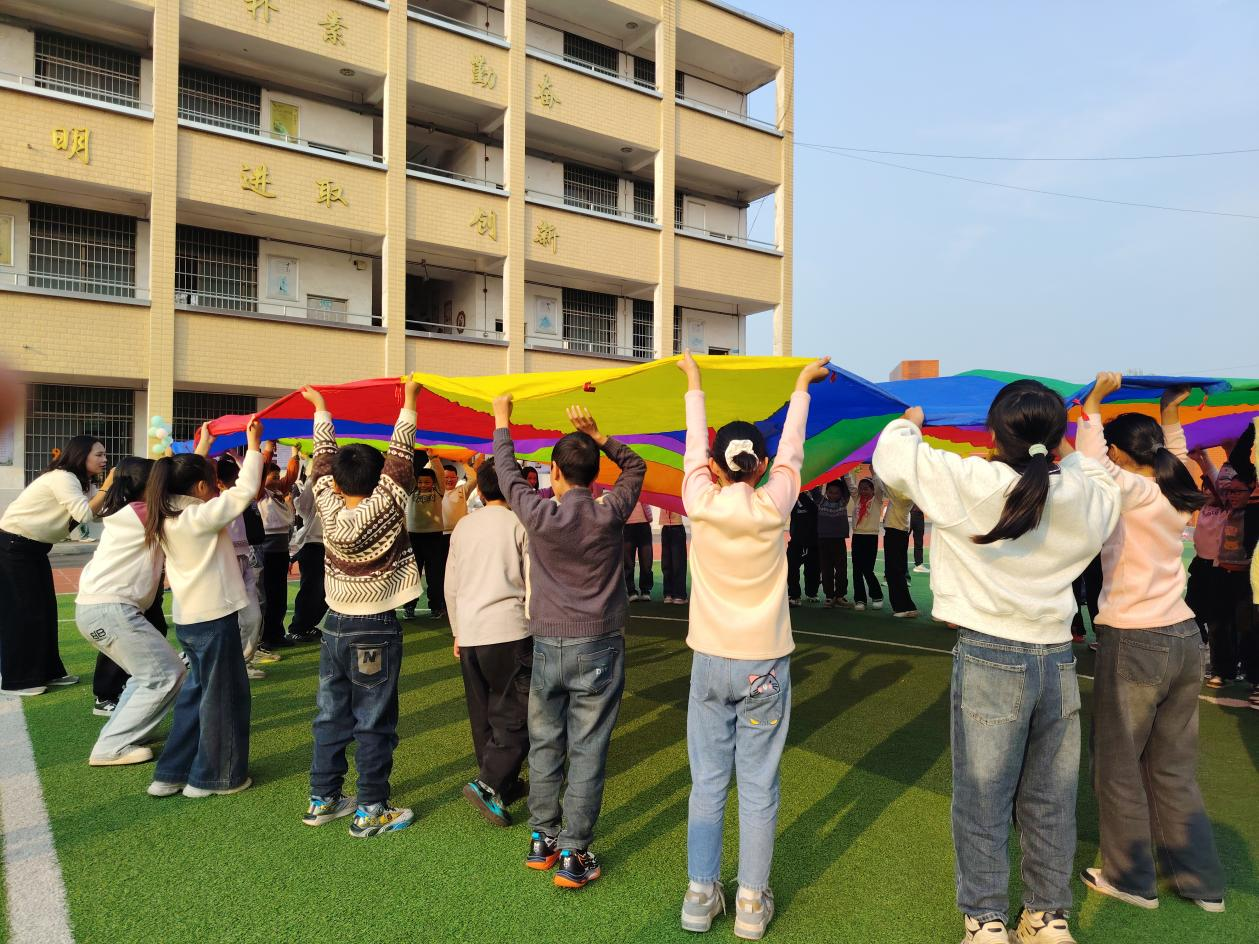 湘阴县临资口学校：校园“趣”运动 童心乐飞扬