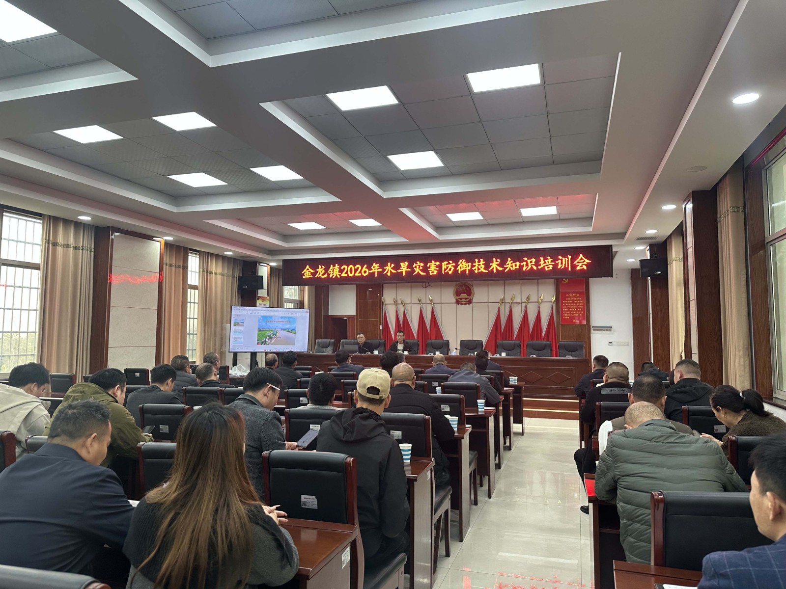 金龙镇：锤炼防汛尖兵 筑牢安全防线