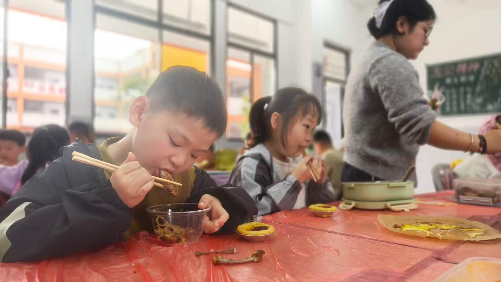 湘阴县白泥湖中学：课堂走进生活 美食浸润成长