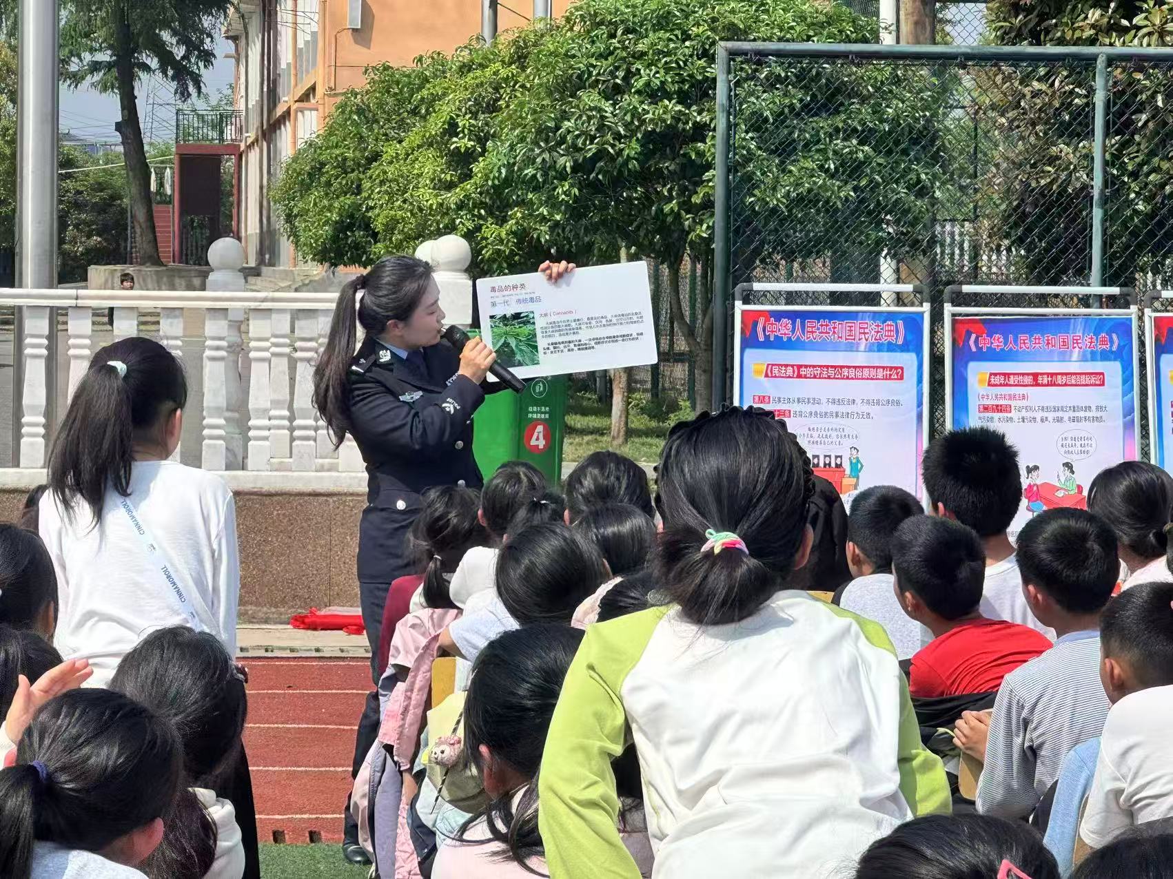 湘阴县茶湖潭中学：法治教育进校园 守护青春助成长
