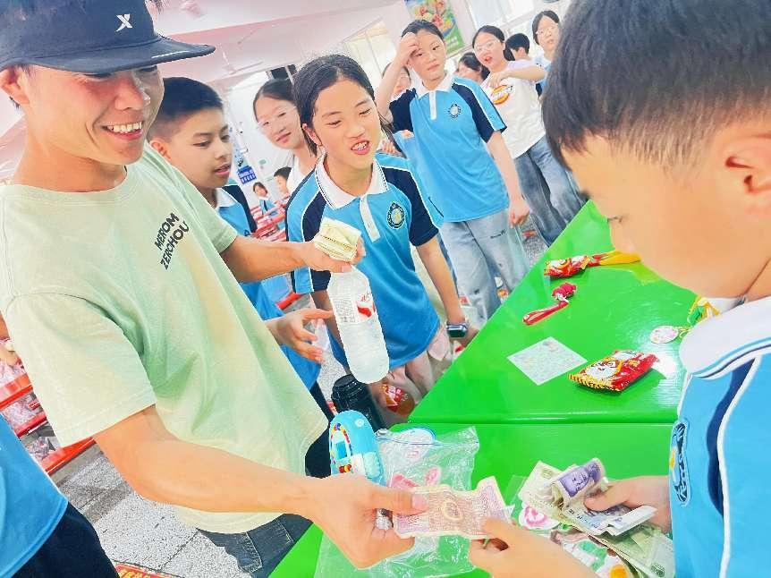 湘阴县湘江学校：跳蚤市场练算账 元角分里学真知