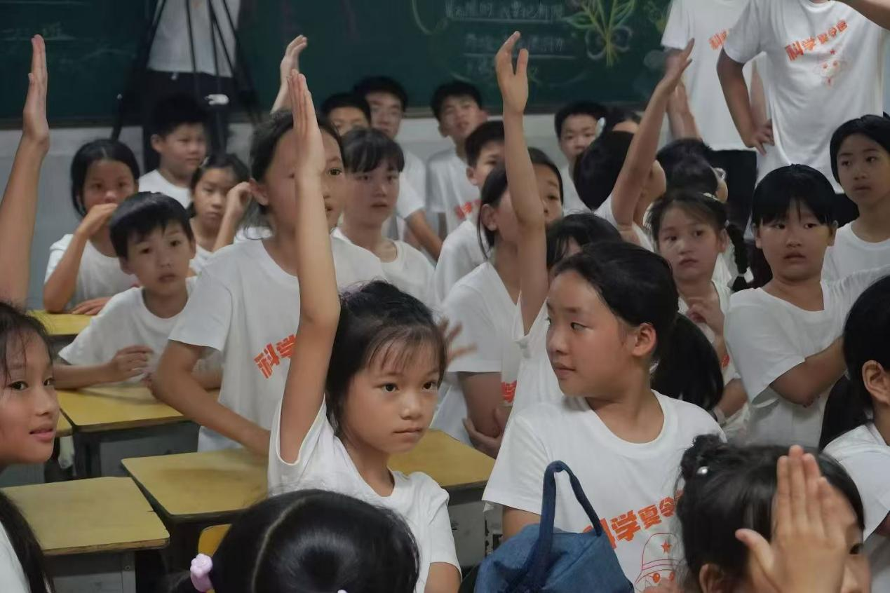 乡土融科创 科普润童心！湖南工程学院赴湘阴县樟树中学开展乡村科学夏令营