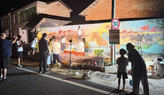 当“青春直播间”遇见“左公故里”！湖南农大“绘美湘村”实践团让湖湘文脉在“云端”出圈